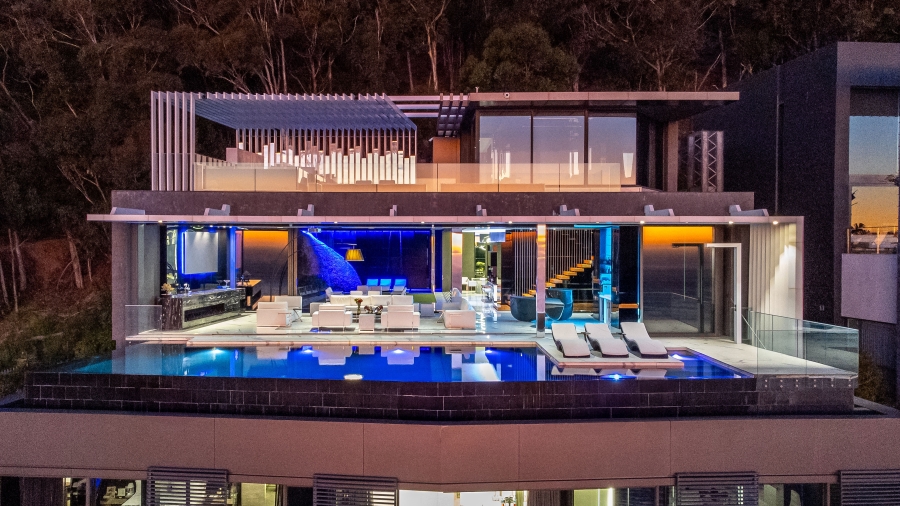 7 Bedroom Property for Sale in Clifton Western Cape